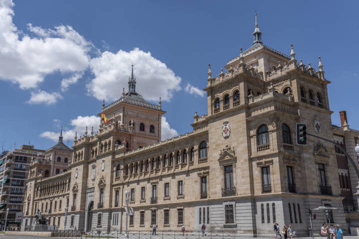 11 - Valladolid - ciudad - academia de Caballeria